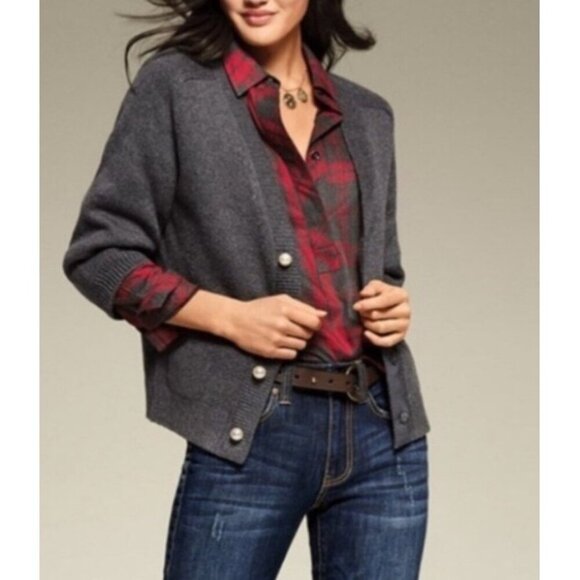 COPY - Cabi #3533Snap Front Cultured Pearl Button 3/4 Sleeve Knit Cardigan In S… - Picture 1 of 6